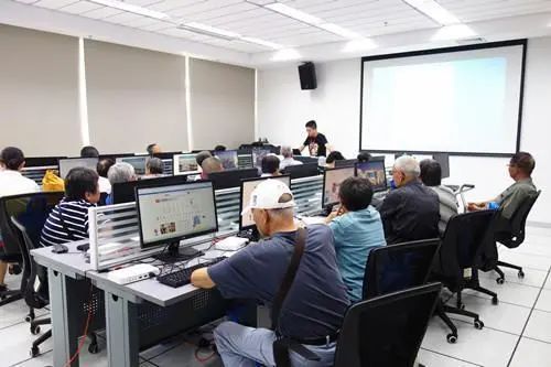 蘇州市吳中區圖書館“愛老扶老玩轉電腦和手機”老年讀者公益培訓活動第12期——計算機技術培訓圓滿落幕